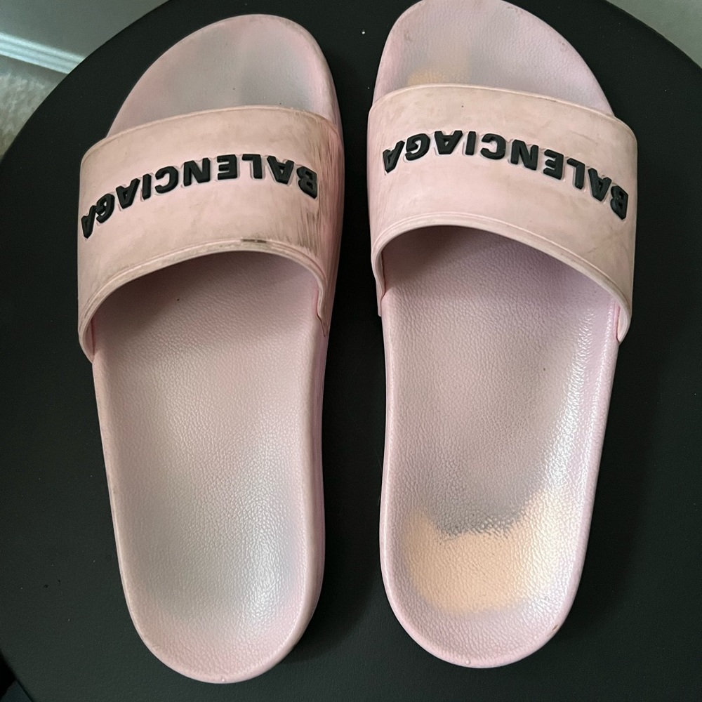 BALENCIAGA SIZE 10 COMES WITH BOX & DUST BAG
